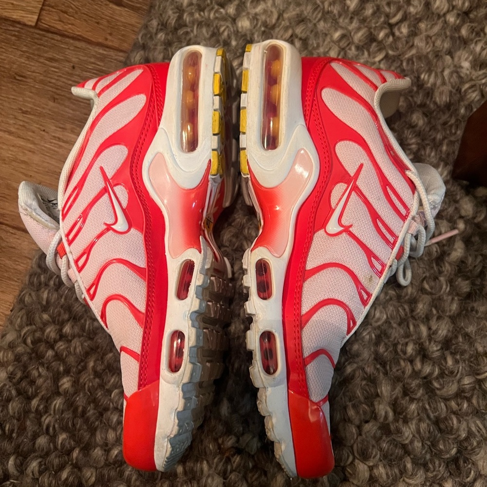 Nike Air Max Plus TN AIR Hot Pink/red & white womens size 8.5